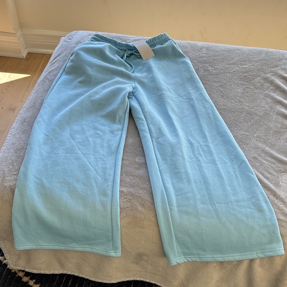 Women’s wide leg sweats ! - Picture 5 of 8